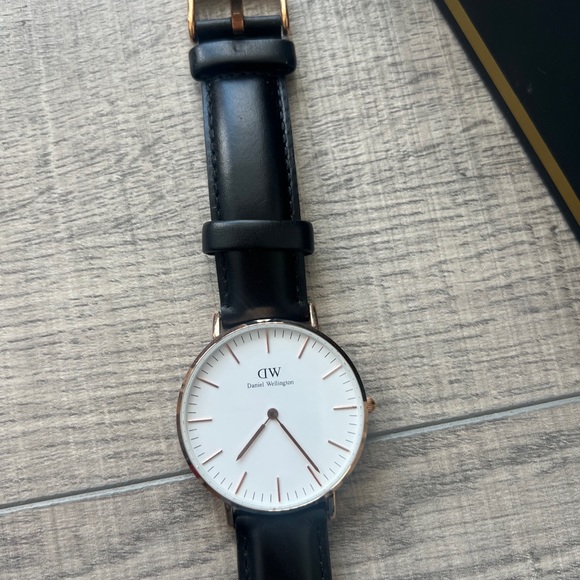NW Daniel Wellington Classic Sheffield Rose Gold watch (unisex) - Picture 8 of 9